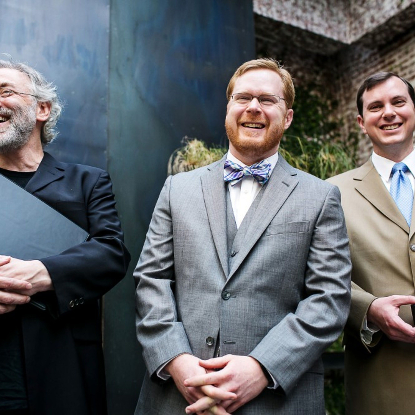 Episode 30: Going to An Ex's Wedding! with Wedding Officiate Daniel Neiden