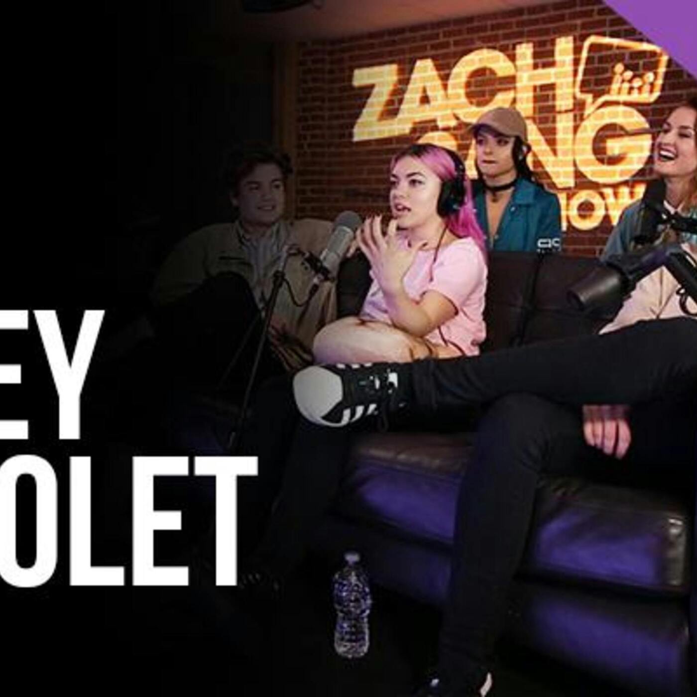 Hey Violet Talks From The Outside, 5 Seconds of Summer and Being Called "Rena & Friends"