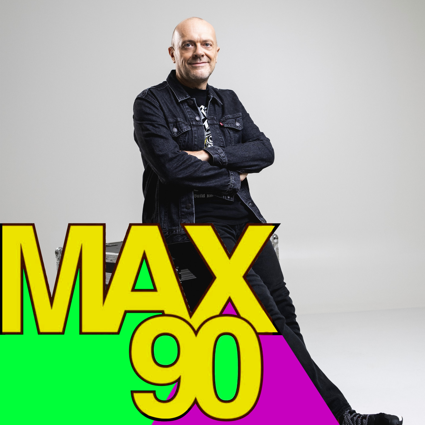 MAX90