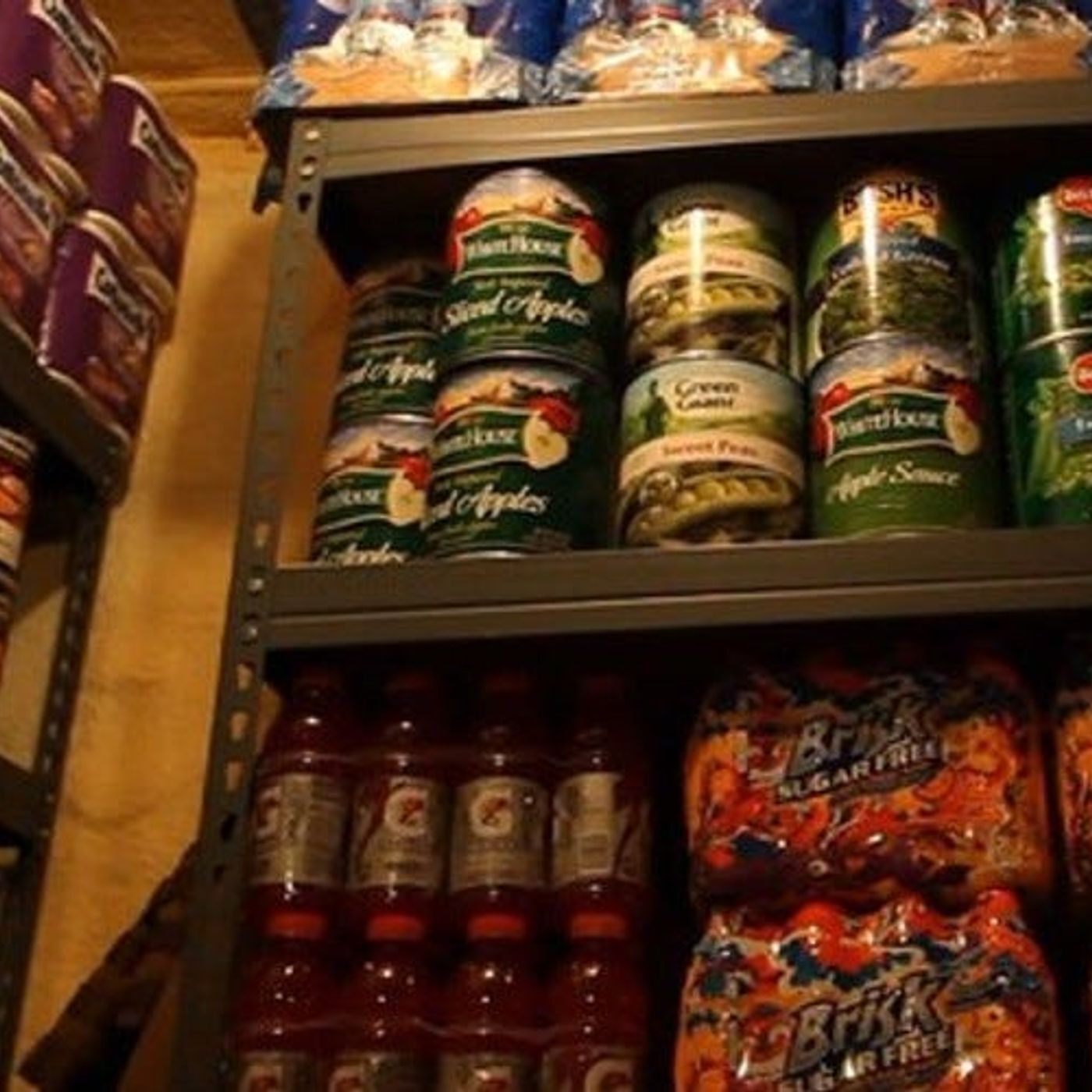 How to Stockpile Foods With a Long Shelf Life