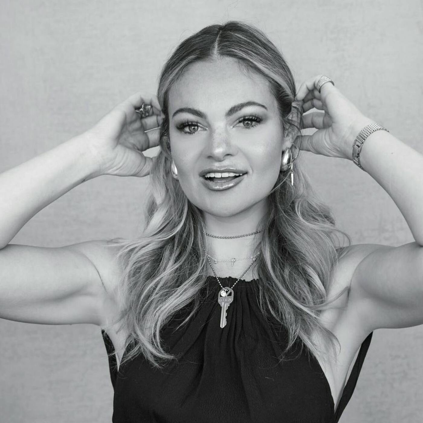 Paying it Forward, Single Parenting, and Growing a Business with Caitlin Crosby episode artwork