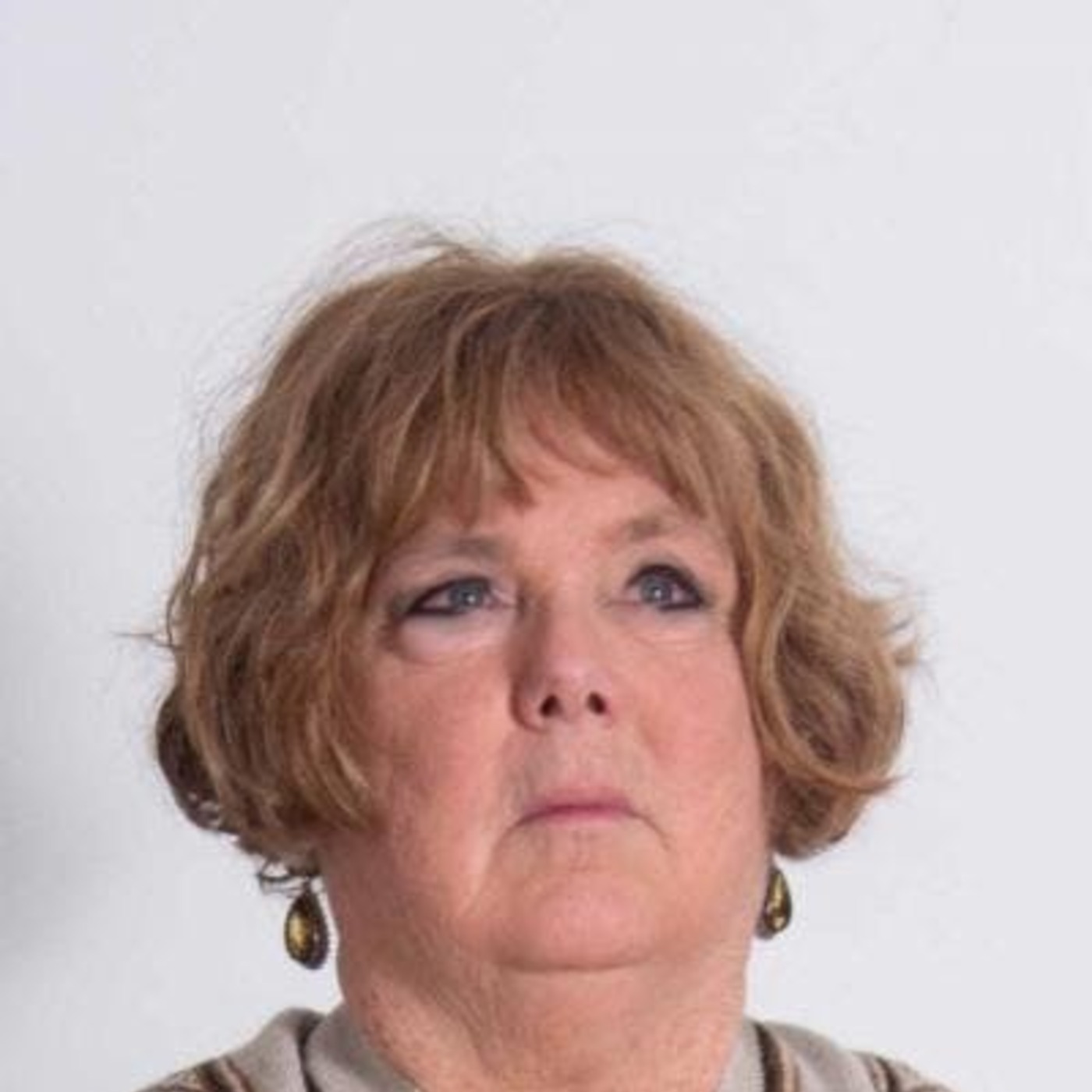 Maximum Medicine Radio with Dr. Sharon Martin - Energy Healing with Sonja Grace
