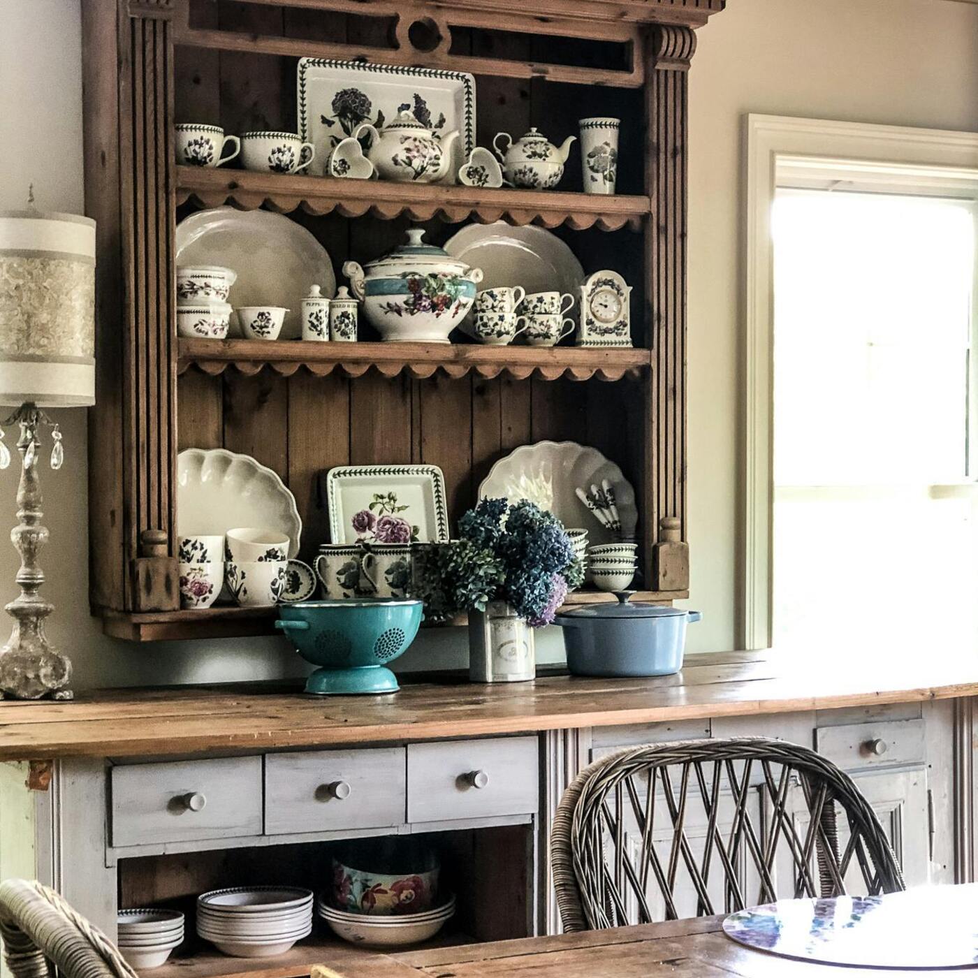 Your Dining Room Decorate it Like a Pro - Summer Listening Series