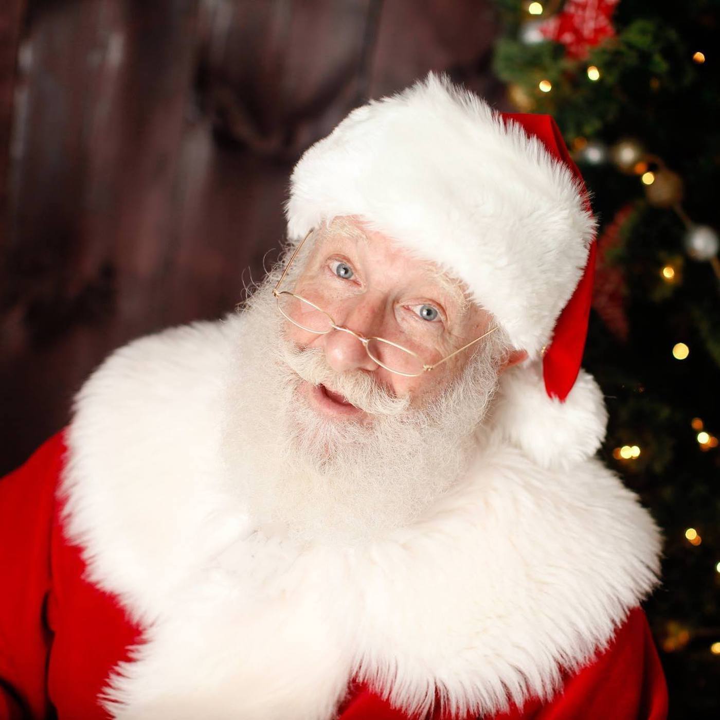Santa Claus himself gives pointers to aspiring mall santas episode artwork