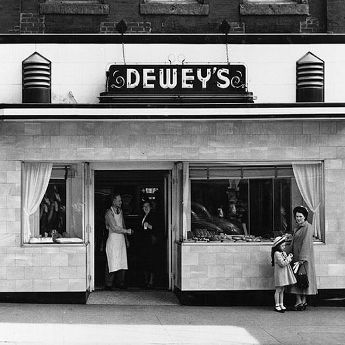 Dewey's Bakery - A Triad Tradition